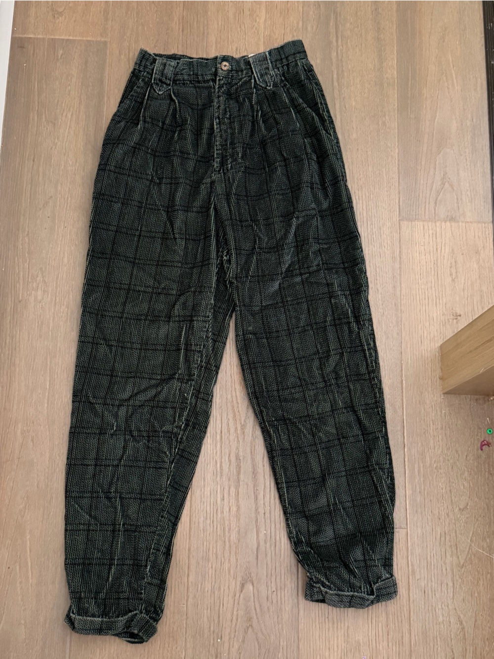 Women’s vintage pleated from plaid corduroy velvet pants size 6 90s 80s